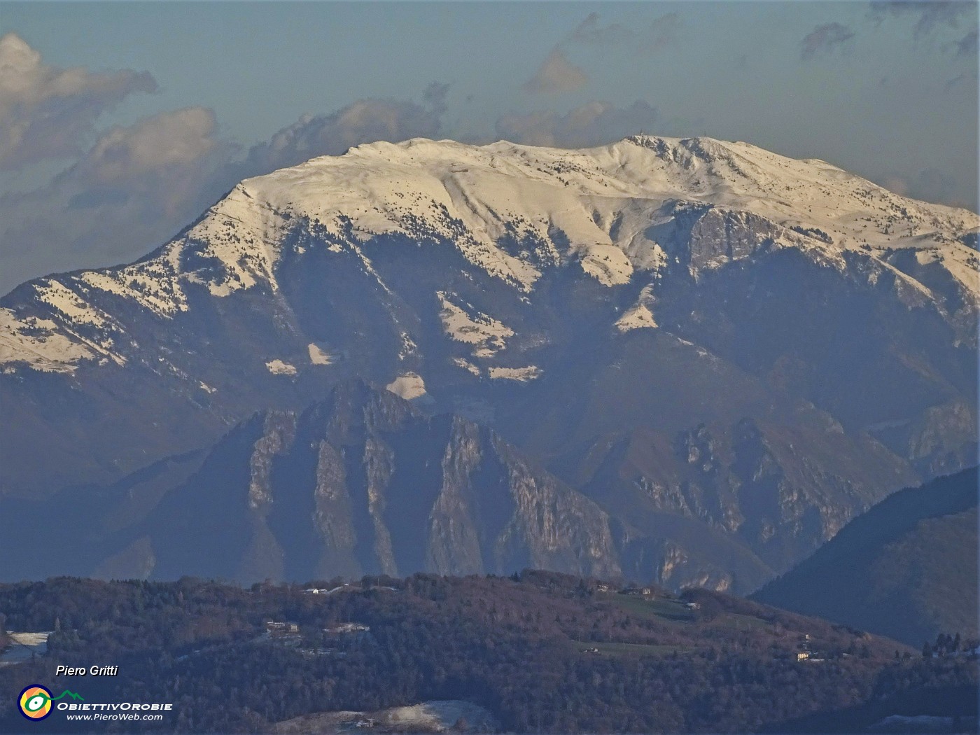 45 Zoom sul Monte Guglielmo.JPG -                                